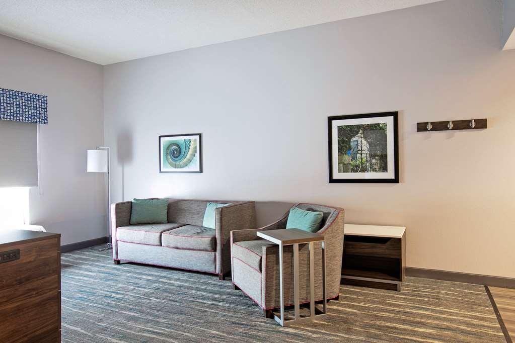 Hampton Inn モートリー 部屋 写真