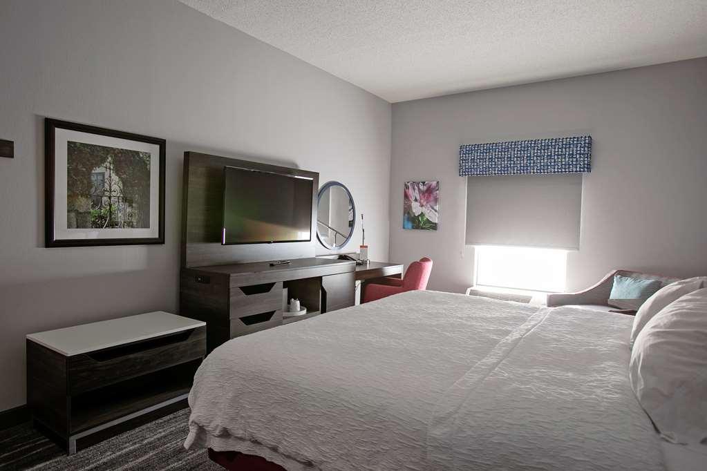Hampton Inn モートリー 部屋 写真