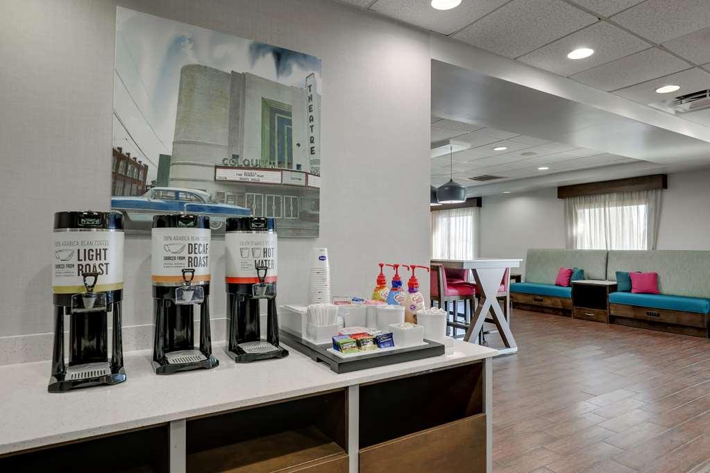 Hampton Inn モートリー レストラン 写真