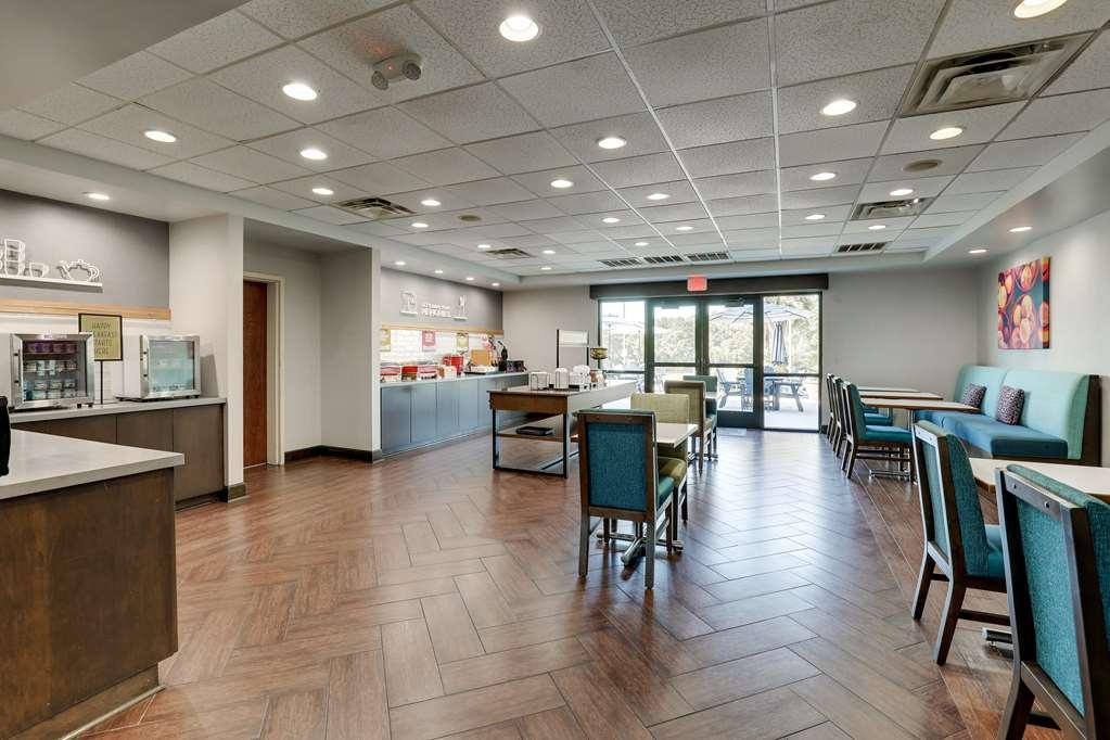 Hampton Inn モートリー レストラン 写真
