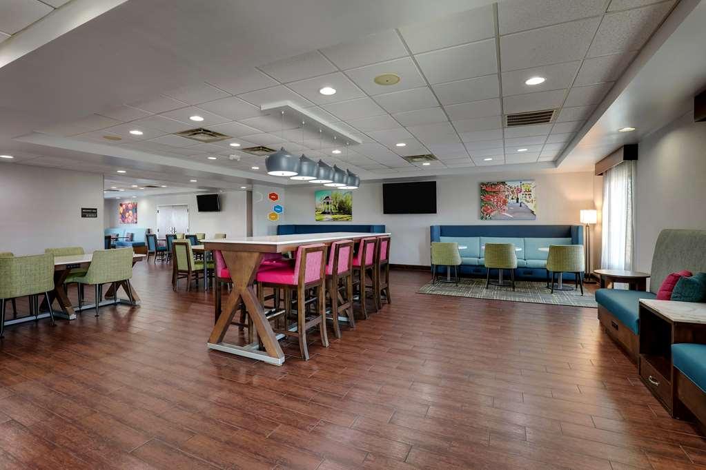 Hampton Inn モートリー レストラン 写真