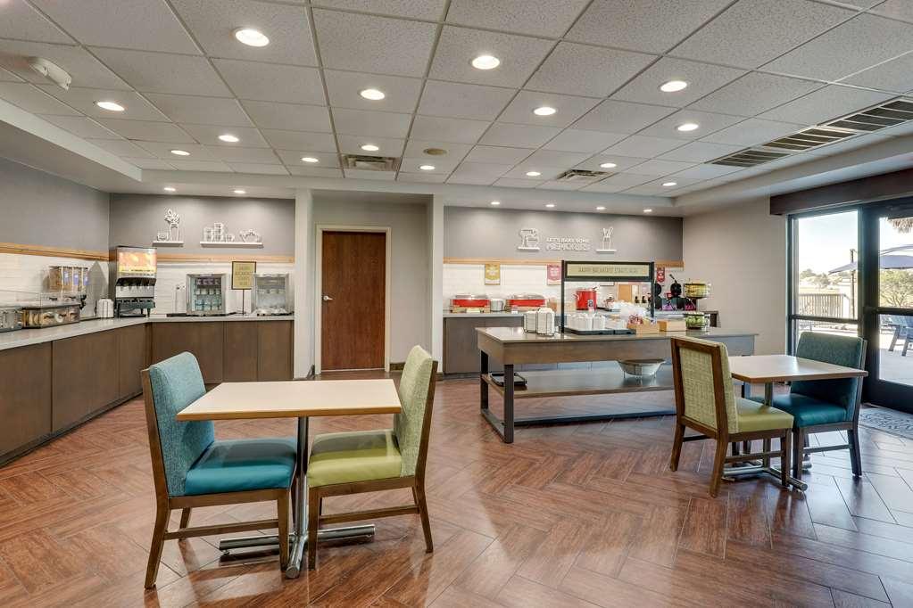 Hampton Inn モートリー レストラン 写真