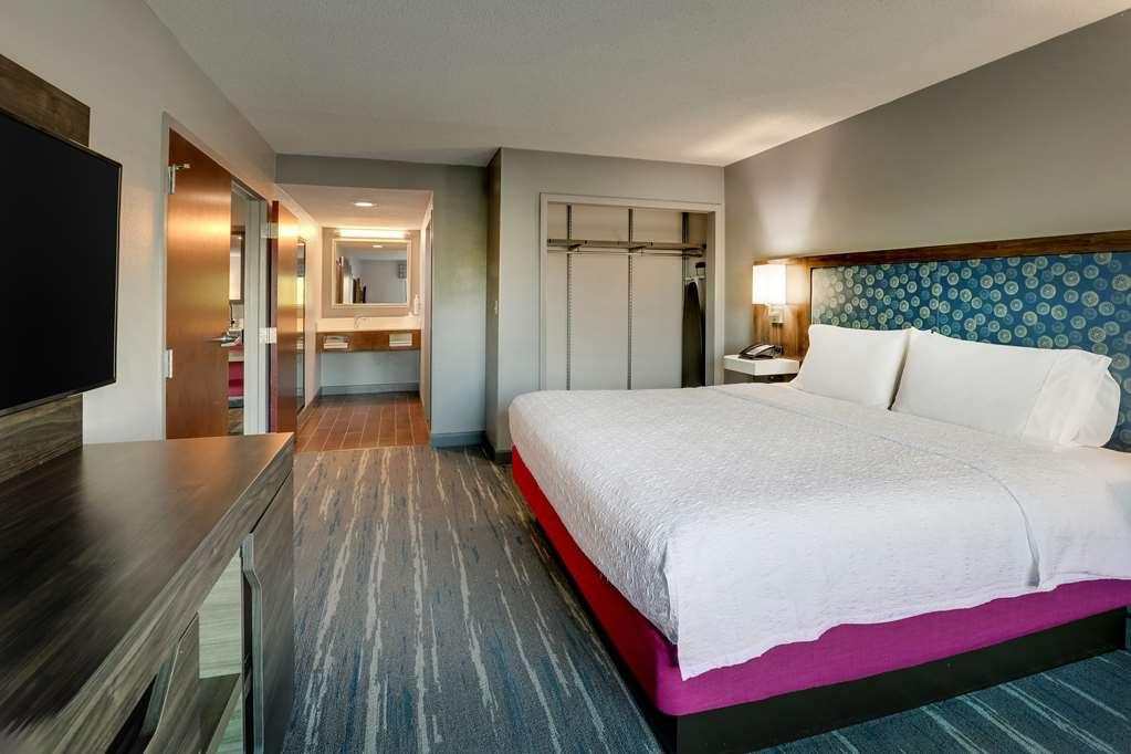 Hampton Inn モートリー 部屋 写真