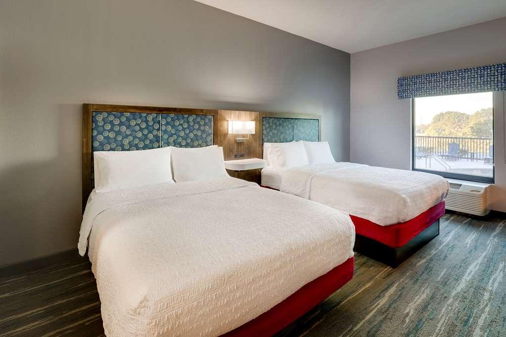 Hampton Inn モートリー 部屋 写真