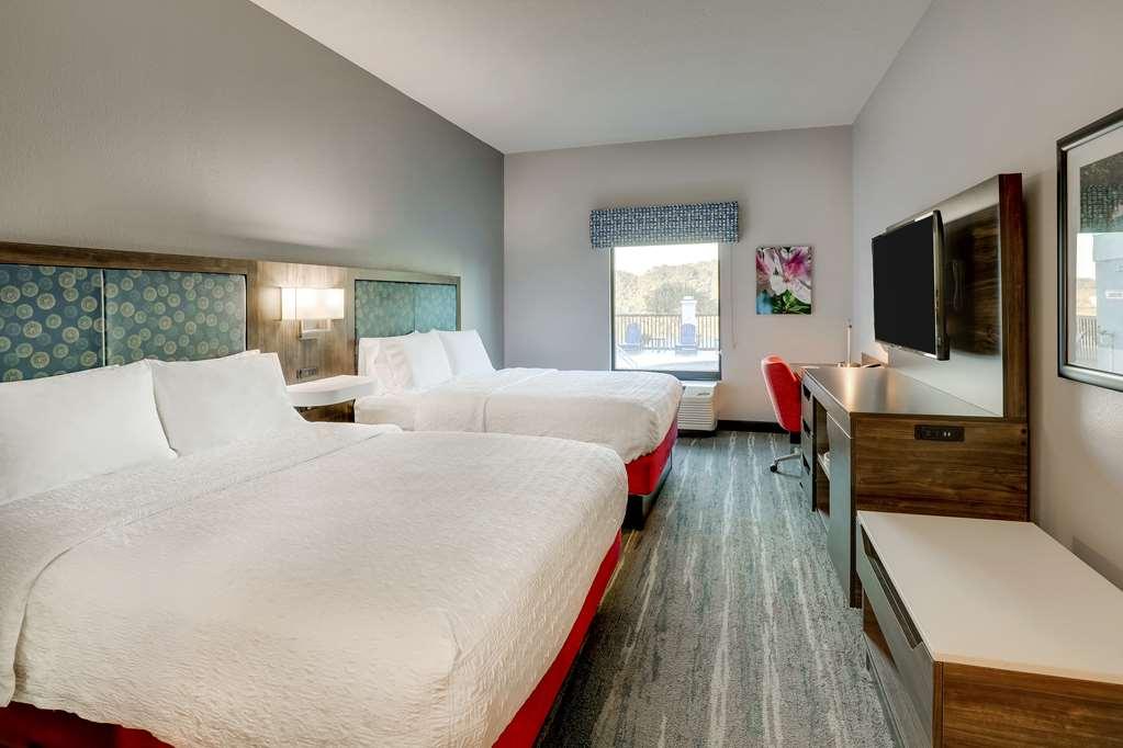 Hampton Inn モートリー 部屋 写真