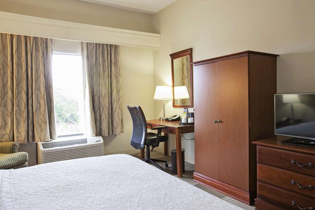 Hampton Inn モートリー 部屋 写真