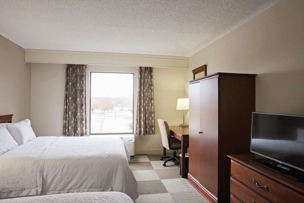 Hampton Inn モートリー 部屋 写真