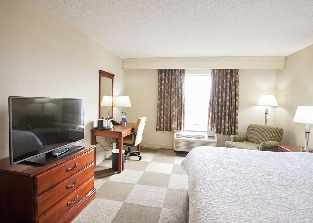 Hampton Inn モートリー 部屋 写真